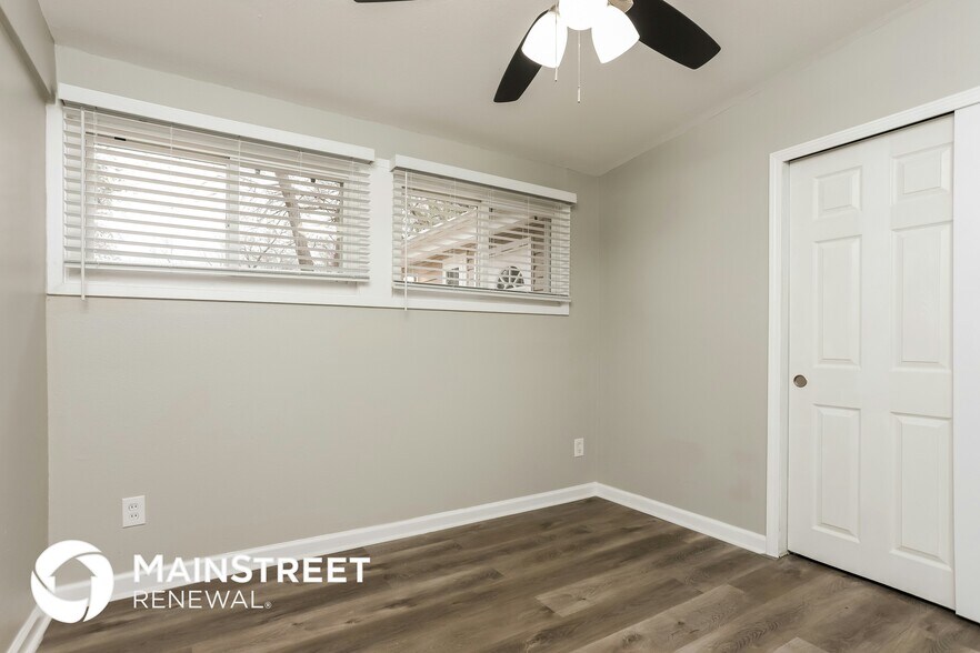 Building Photo - 955 Robinwood Dr