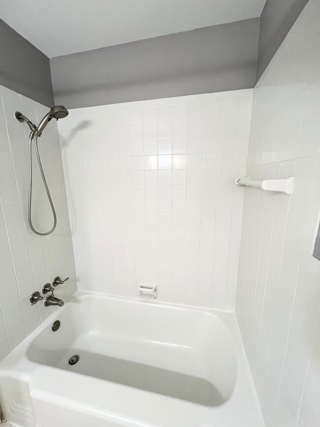 Building Photo - 20301 Shelburne Rd