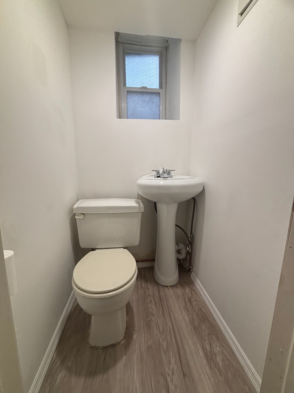 Bathroom - 1511 Teller Ave