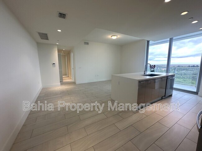 Building Photo - 2000 Metropica Wy