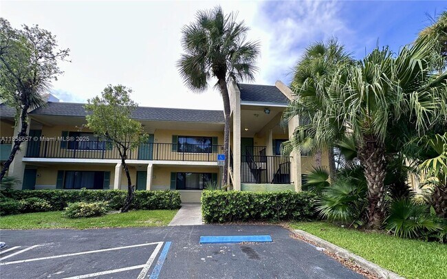 Building Photo - 120 Meadows Cir