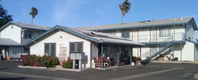 Primary Photo - 1869 Atwater Blvd