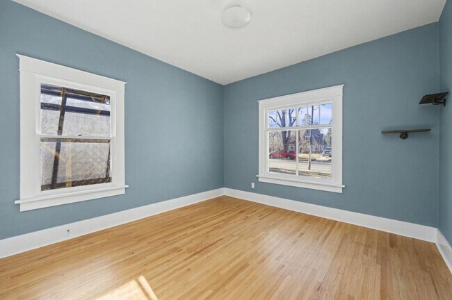 Building Photo - 1846 W 12th Street Rd