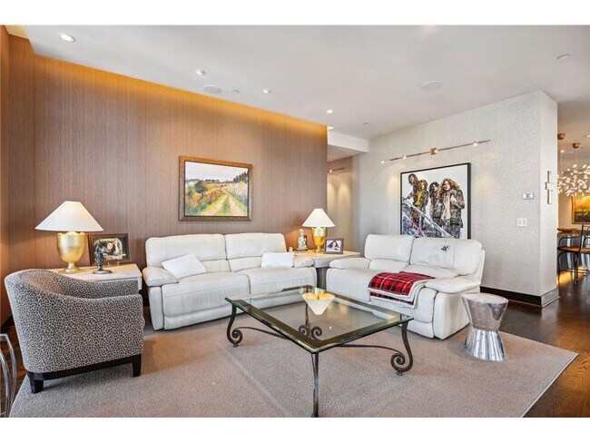 Building Photo - 201 S 11th St