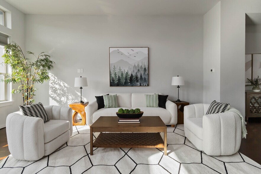 Building Photo - 2104 N Saint Marys St