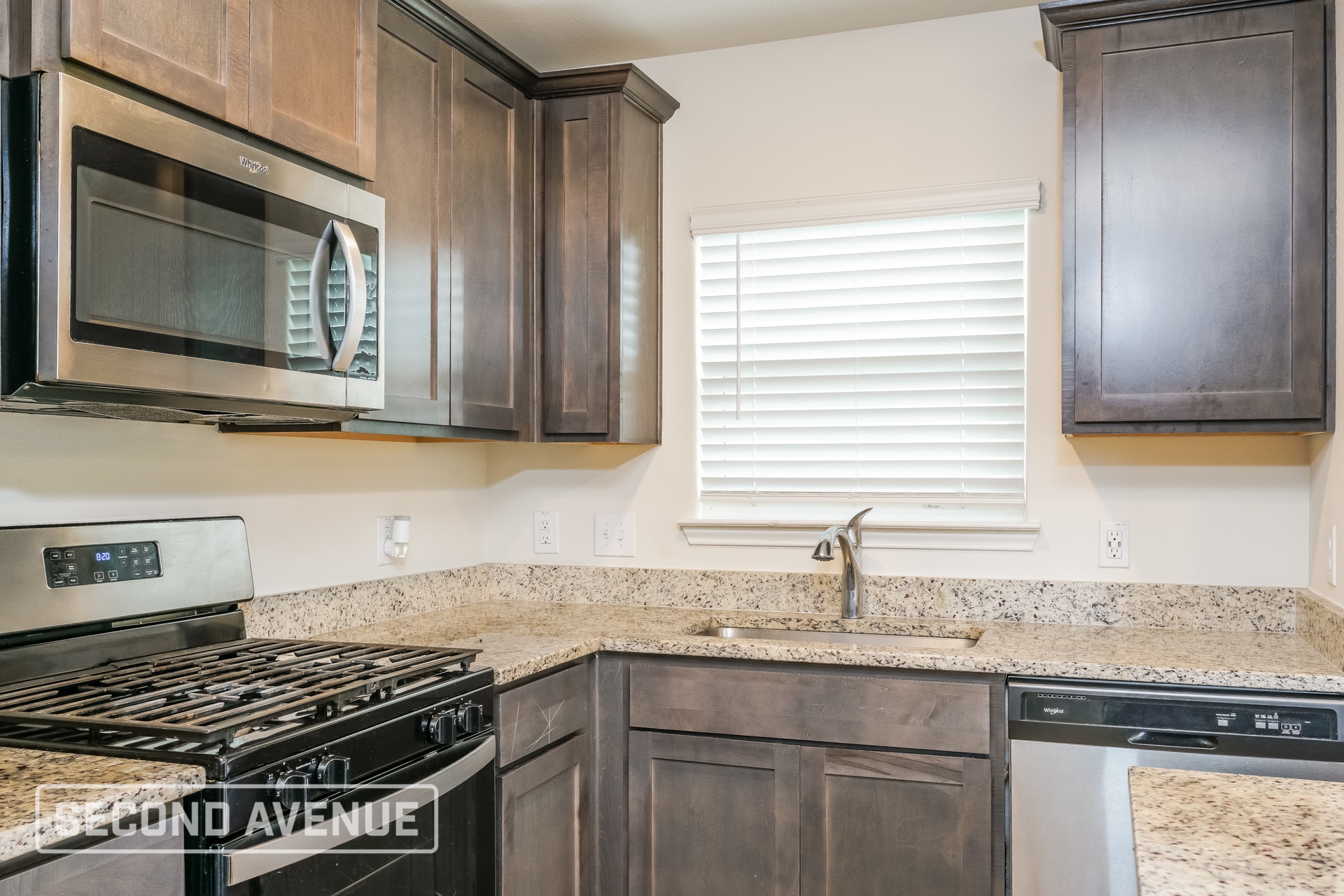 Building Photo - 1321 Woodwinds Dr