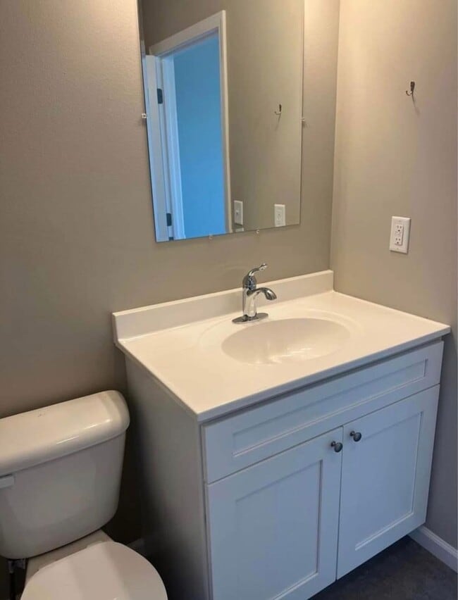 Building Photo - House for Rent – $1,400/month