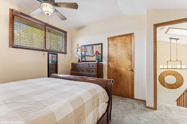 Building Photo - Whitefish River furnished Townhome