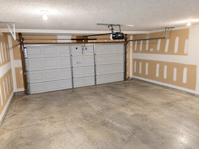 Building Photo - 5033 Timber Trail Dr