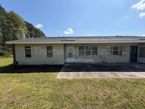 Building Photo - 400 E Northern Blvd