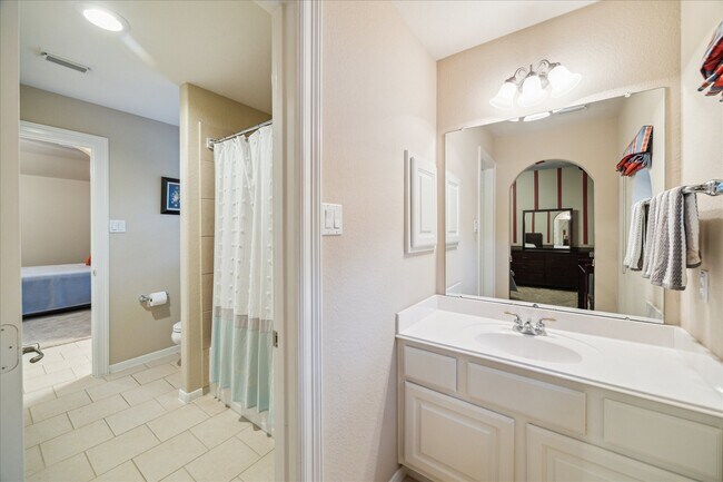 Building Photo - 18063 Crescent Royale Way