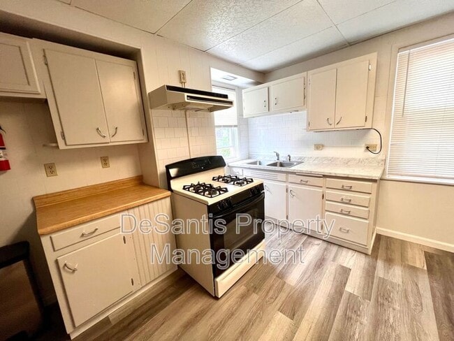 Building Photo - 1509 Hatteras St