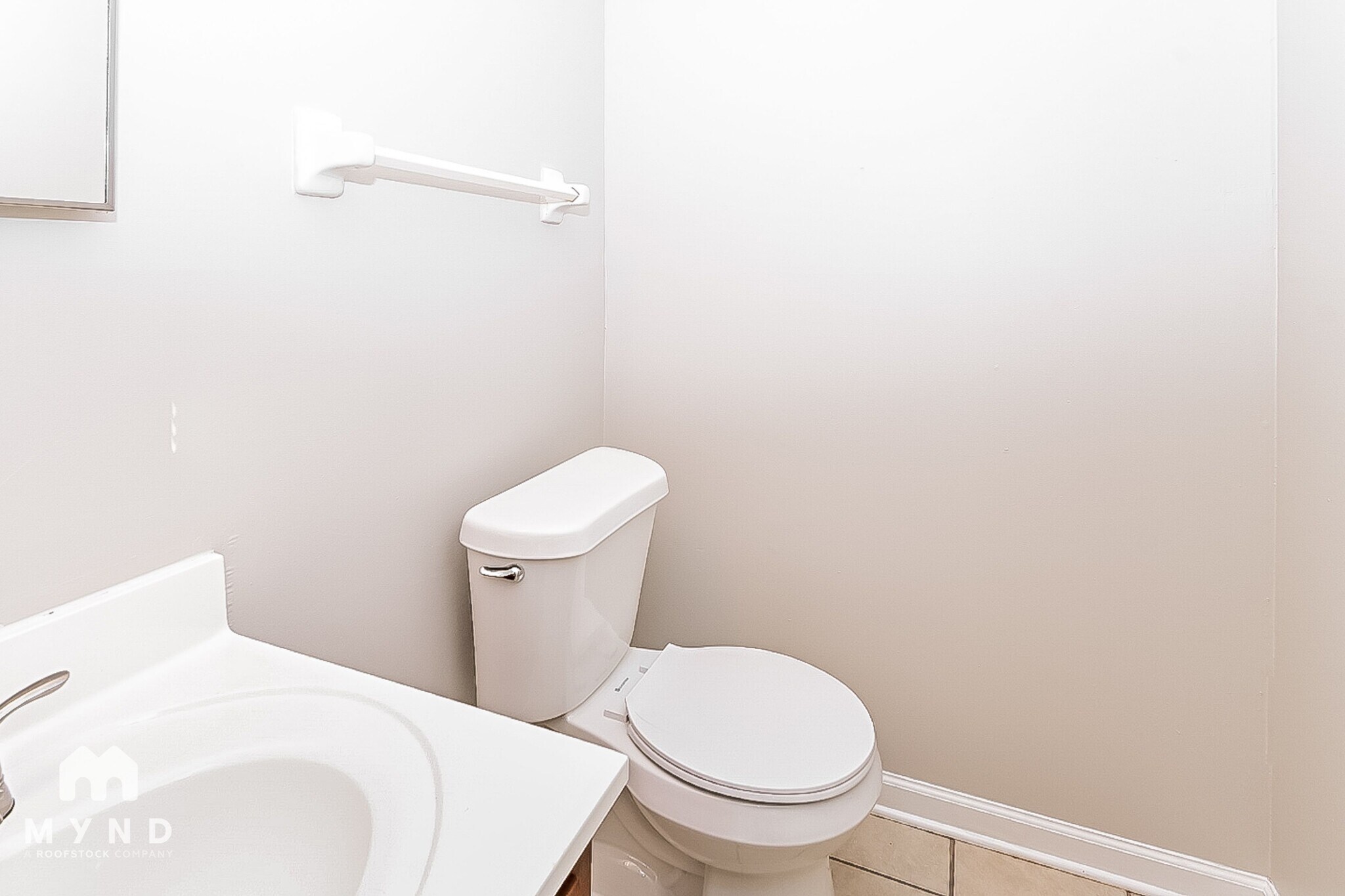 Building Photo - 10571 Chateau Dr