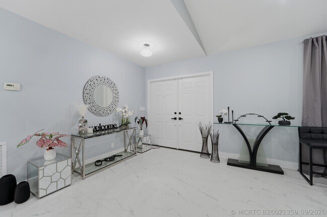 Building Photo - 606 Juniper Pl