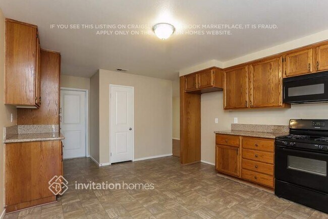 Building Photo - 24650 Myrna St