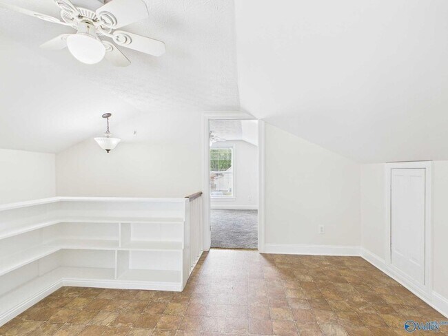 Building Photo - 501 Prospect Dr SE