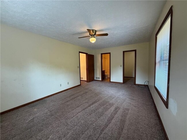 Building Photo - 4069 Shady Dr NW