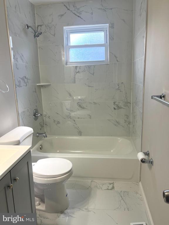 Building Photo - 548 S Marlyn Ave