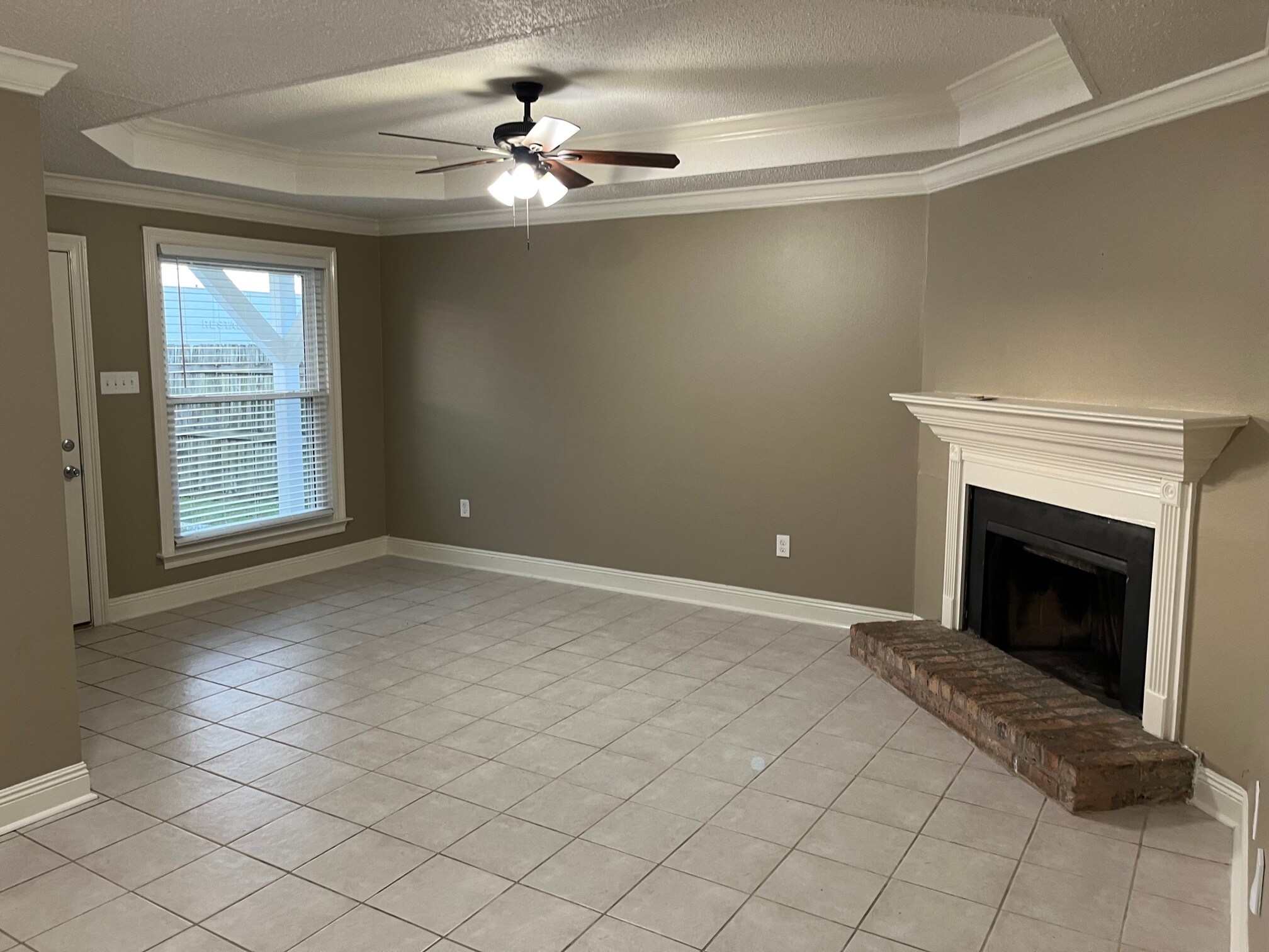 Building Photo - 6146 Parkcrest Ct