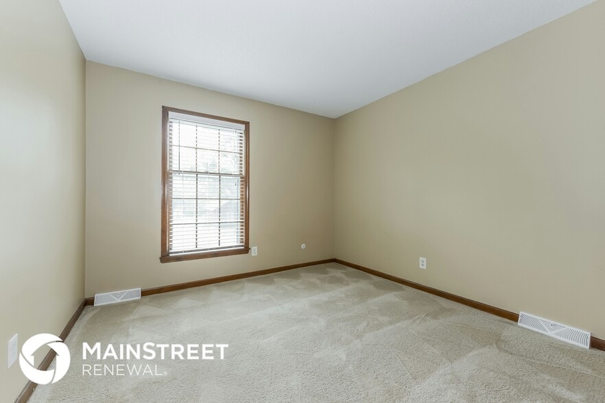 Building Photo - 7403 E 132 Terrace