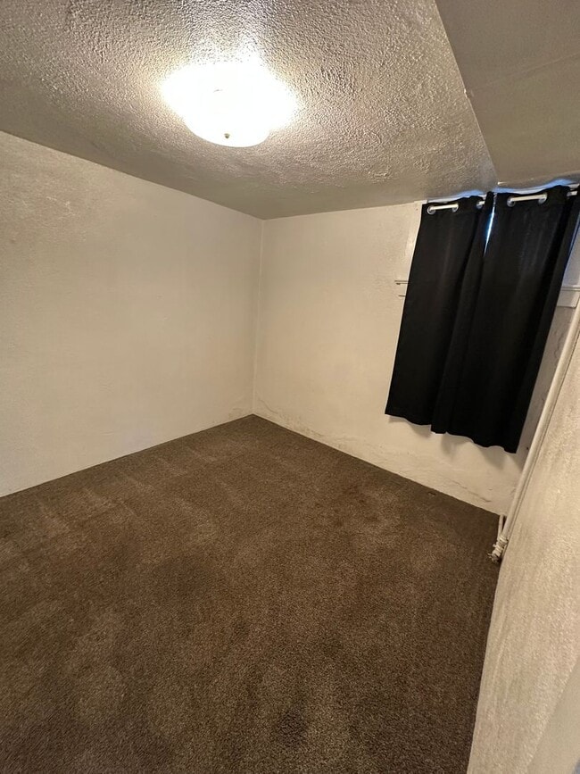 Building Photo - BBLB2224