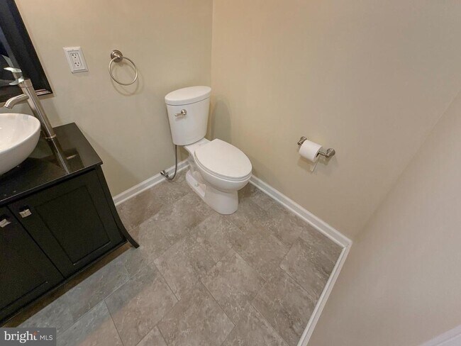 Building Photo - 133 N Line Rd