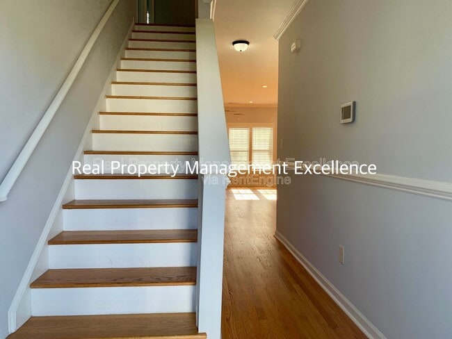 Building Photo - 110 Caribbean CT'