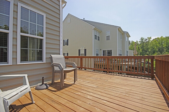 Building Photo - Liberty Crossing