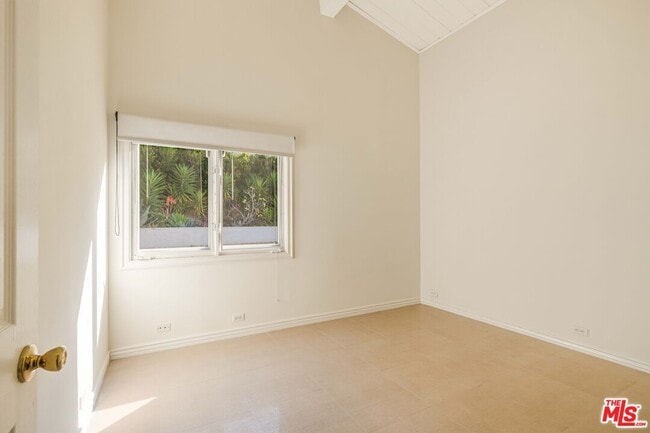 Building Photo - 1200 El Hito Cir