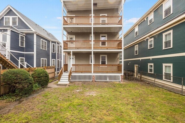 Building Photo - 38 Dorset St