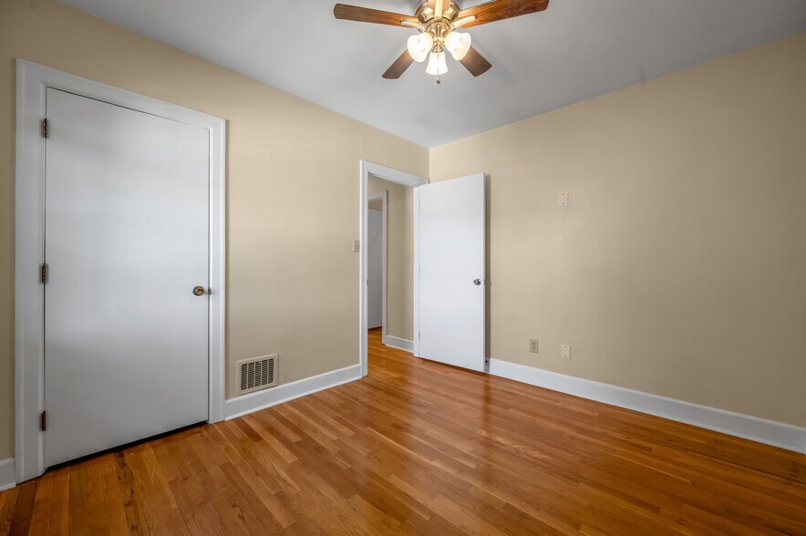 Building Photo - 1149 Cooper Dr