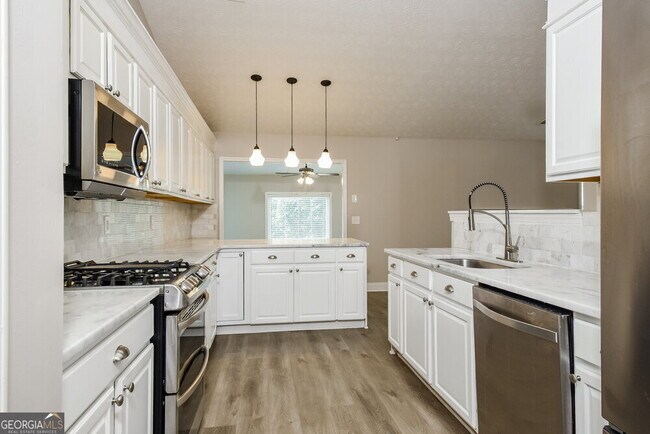 Building Photo - 3223 Deer Valley Dr NW
