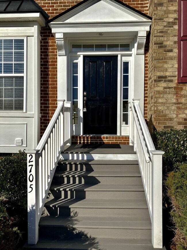 Building Photo - Spacious Lenox Village Townhouse: 3 Beds, ...