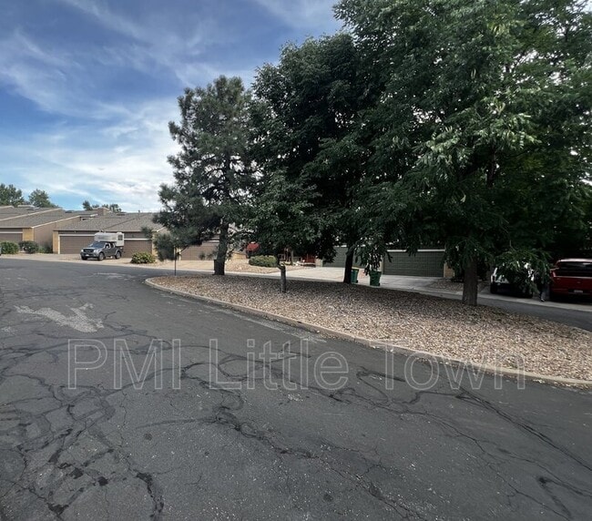Building Photo - 2969 W Rowland Pl