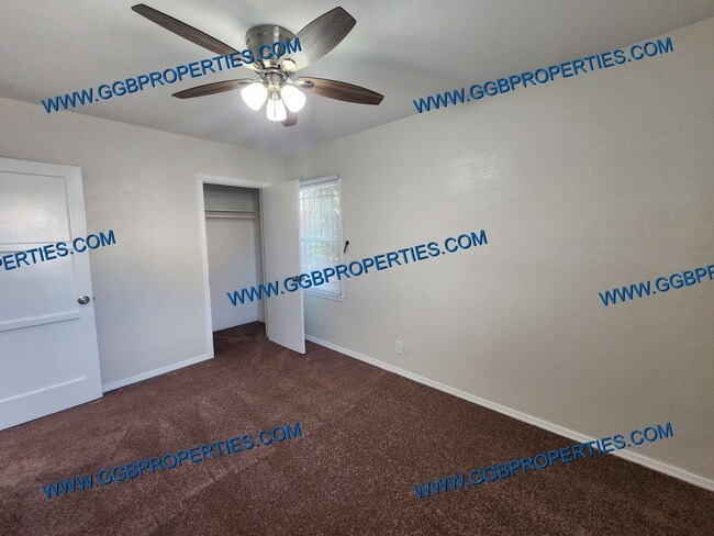 Building Photo - 253/255 E 67th Way