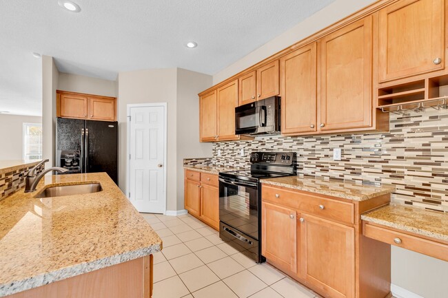 Building Photo - 16 Bushwood Dr