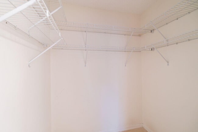 Building Photo - 13095 Belhaven Ct