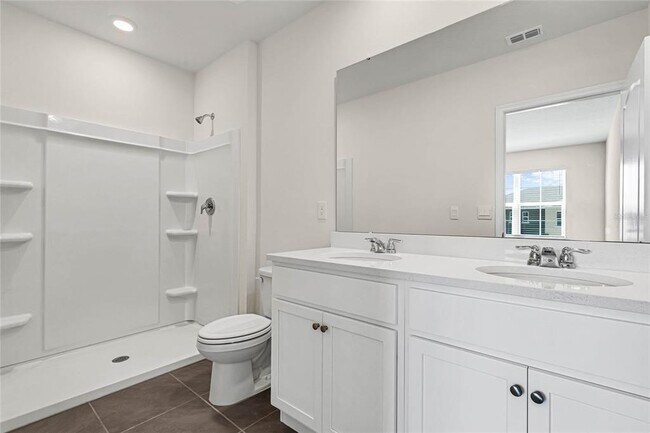 Building Photo - 2340 Penguin Blvd