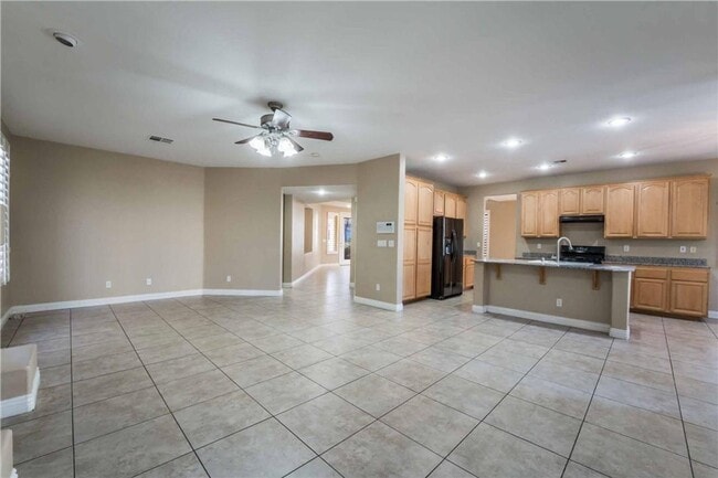 Building Photo - 278 Palm Trace Ave