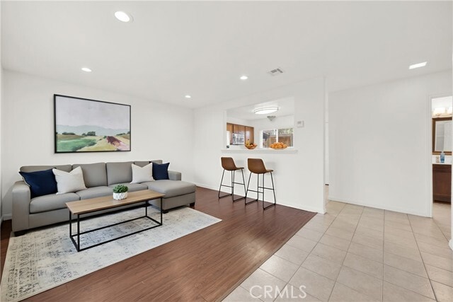 Building Photo - 980 E Mission Ave