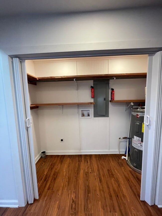 Building Photo - Adorable Chickamauga House