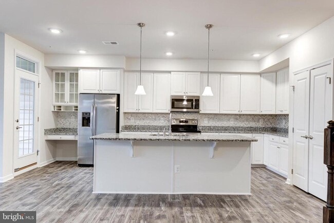 Building Photo - 7071 Darbey Knoll Dr