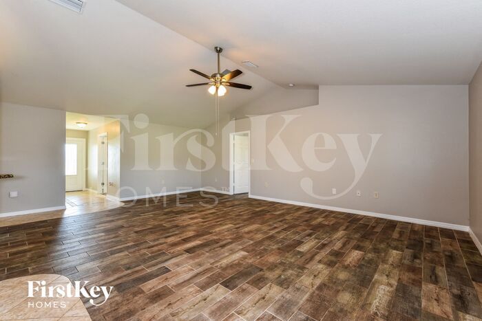 Building Photo - 1629 N Gator Cir
