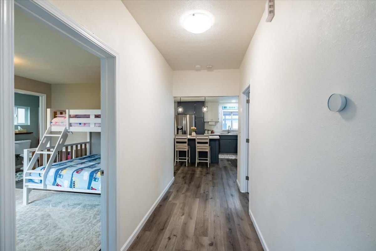 Building Photo - 365 S 15th St