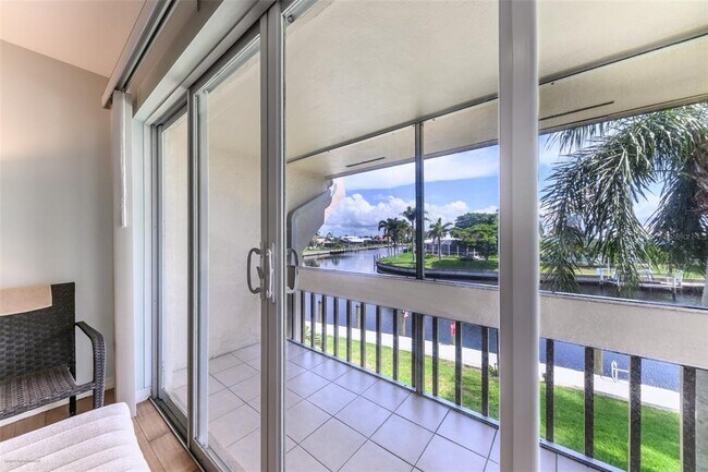 Building Photo - 1080 Bal Harbor Blvd