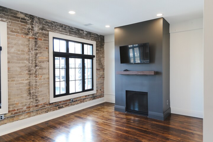 Building Photo - 121 Michigan Ave W