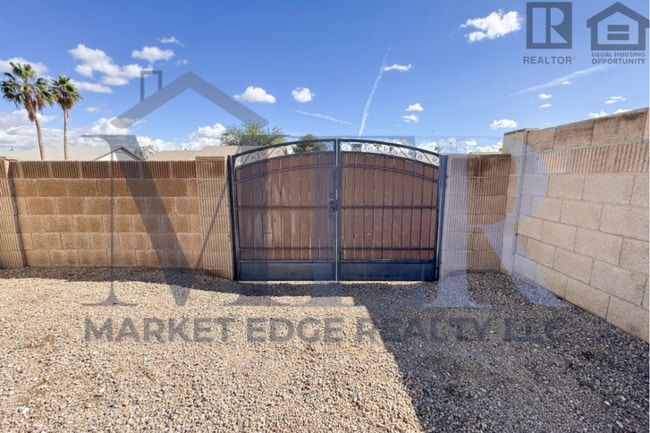 Building Photo - 3Bed/2Bath Home at Olive Ave/103rd Ave! Ready for Immediate Move-In! -- RV GATE! NO HOA!