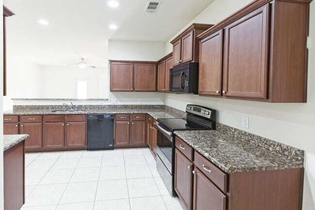 Building Photo - 1829 Persimmon Dr
