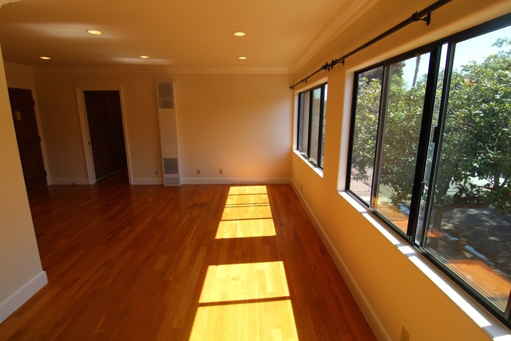 Building Photo - 600 N Sweetzer Ave