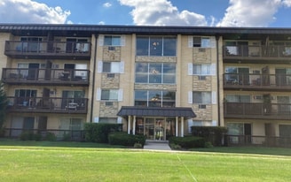 Building Photo - 2226 S Goebbert Rd